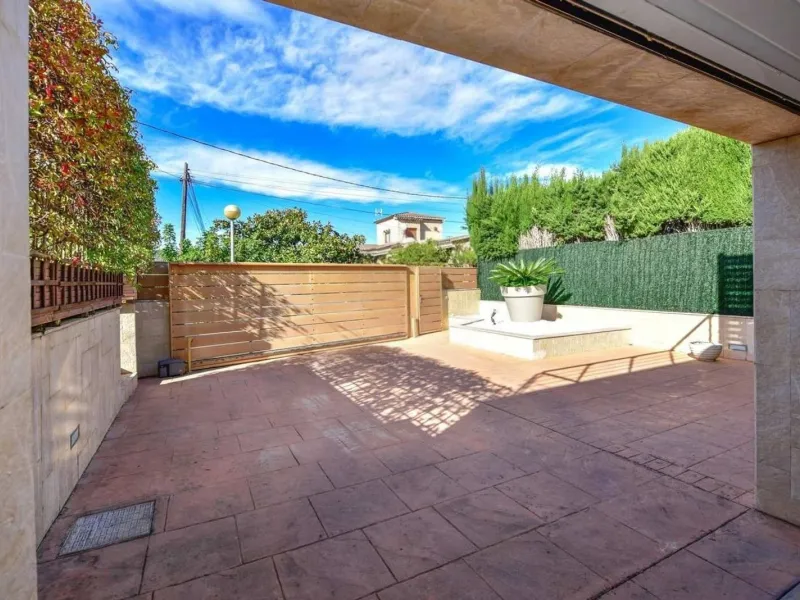 Casa elegante con piscina y jardín en excelente estado en Platja d’Aro
