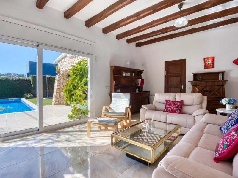 Charming villa with pool in S’Agaró