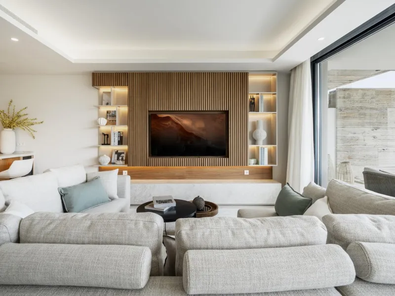 Exclusive New Residential in Aloha Golf, Nueva Andalucía Marbella& & Luxury Living in the Heart of Nueva Andalucía& Discover this exclusive new residential development in Aloha Golf, one of the most prestigious areas of Nueva Andalucía, Marbella.