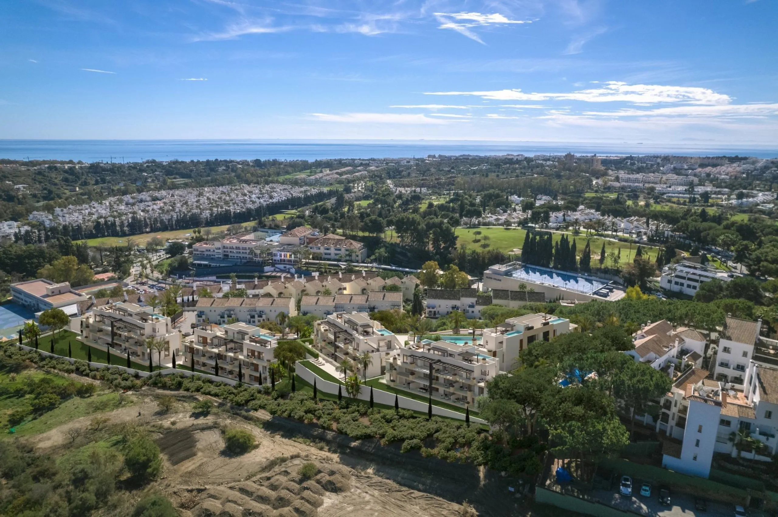 Exclusive New Residential in Aloha Golf, Nueva Andalucía Marbella& & Luxury Living in the Heart of Nueva Andalucía& Discover this exclusive new residential development in Aloha Golf, one of the most prestigious areas of Nueva Andalucía, Marbella.