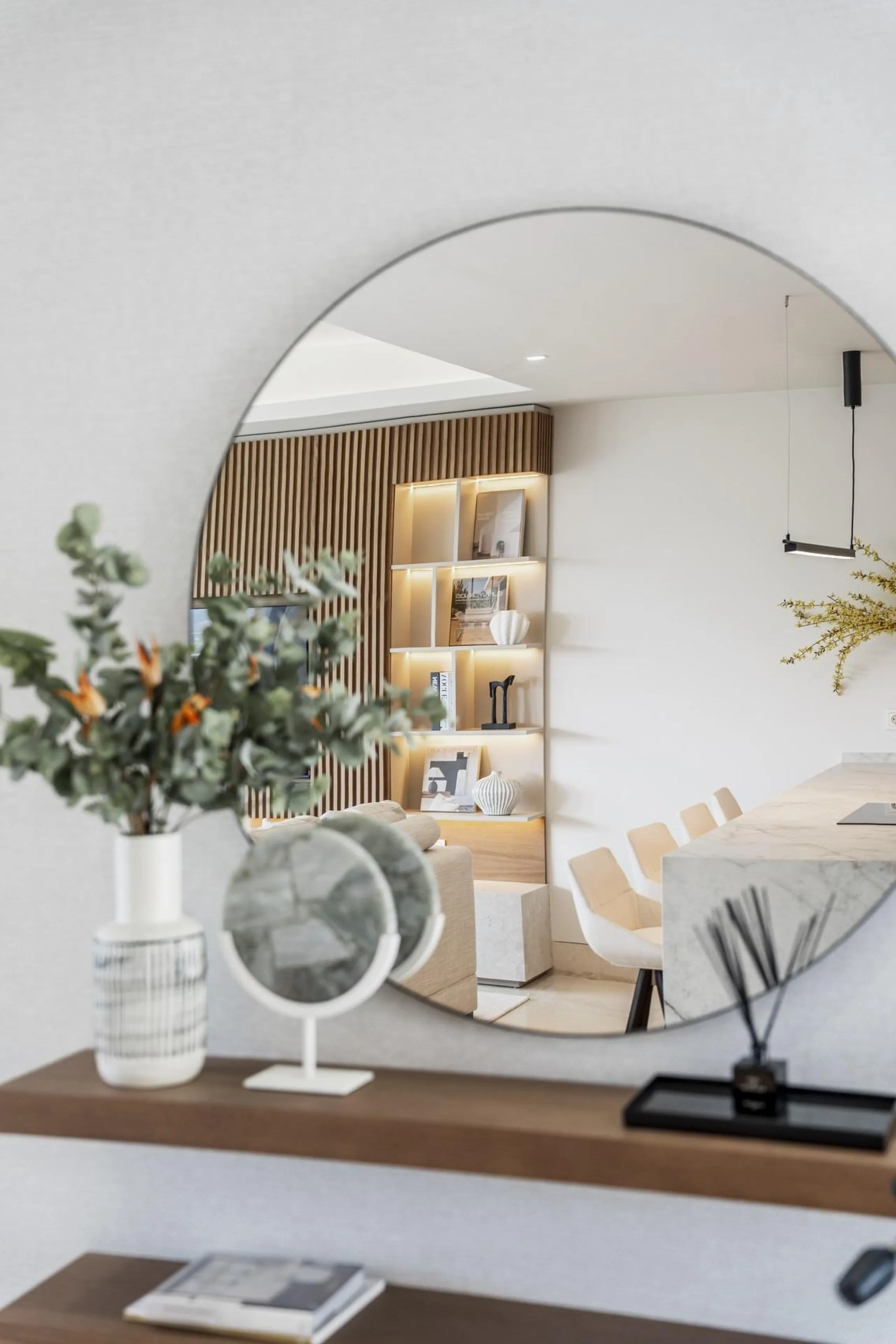 Exclusive New Residential in Aloha Golf, Nueva Andalucía Marbella& & Luxury Living in the Heart of Nueva Andalucía& Discover this exclusive new residential development in Aloha Golf, one of the most prestigious areas of Nueva Andalucía, Marbella.