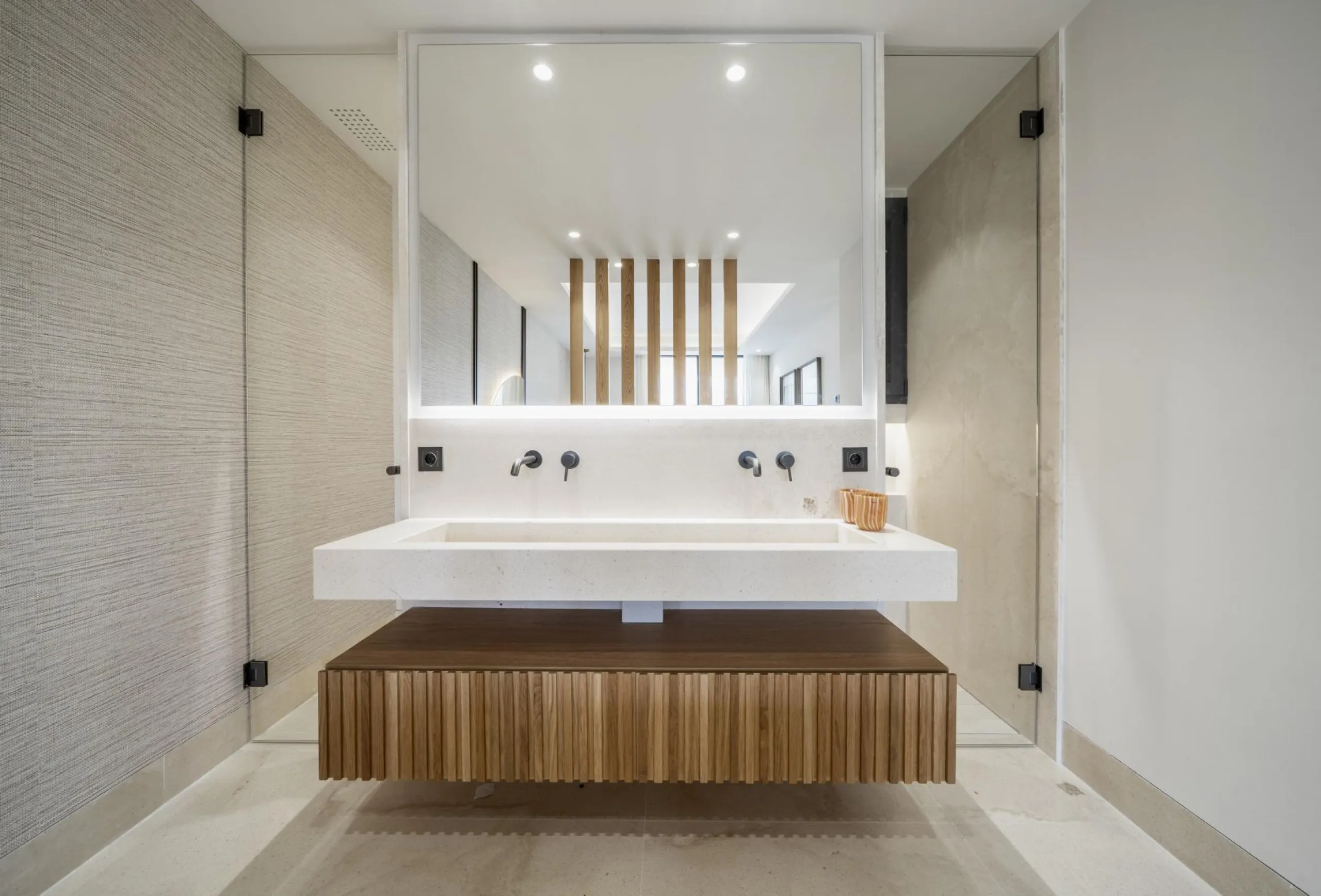 Exclusive New Residential in Aloha Golf, Nueva Andalucía Marbella& & Luxury Living in the Heart of Nueva Andalucía& Discover this exclusive new residential development in Aloha Golf, one of the most prestigious areas of Nueva Andalucía, Marbella.