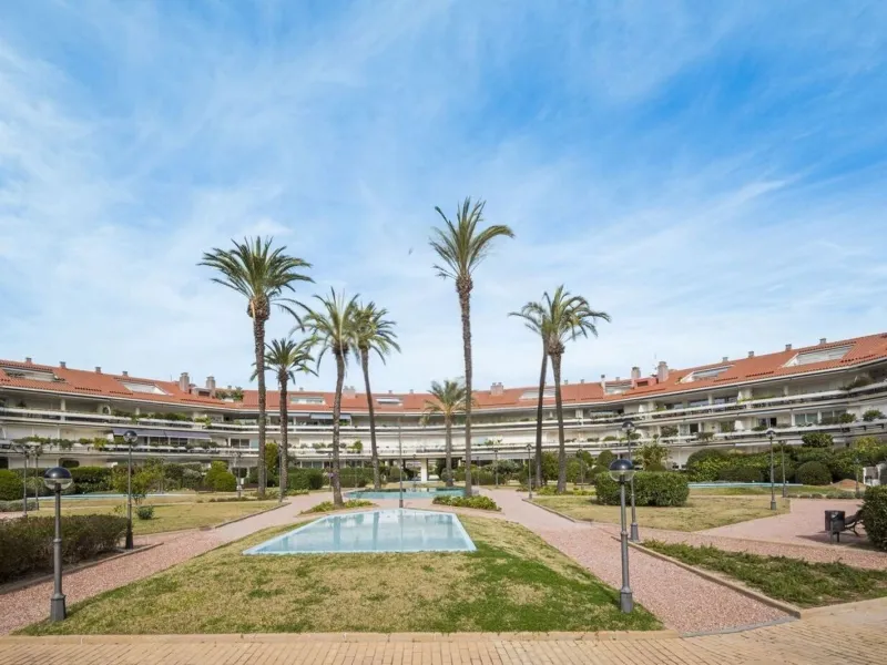 Dúplex exclusivo frente al mar en Terramar, Sitges