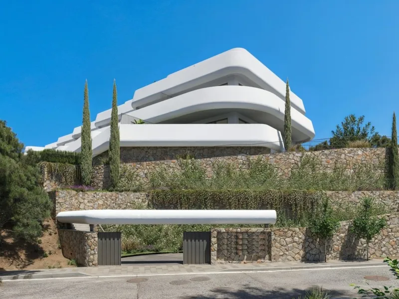 Luxury Golf Resort with Sea Views in Casares, Costa del Sol& & Prime Location Between Casares and Estepona& This new residential development in Casares Golf offers the perfect combination of tranquility, sea views, and a privileged lifestyle on t