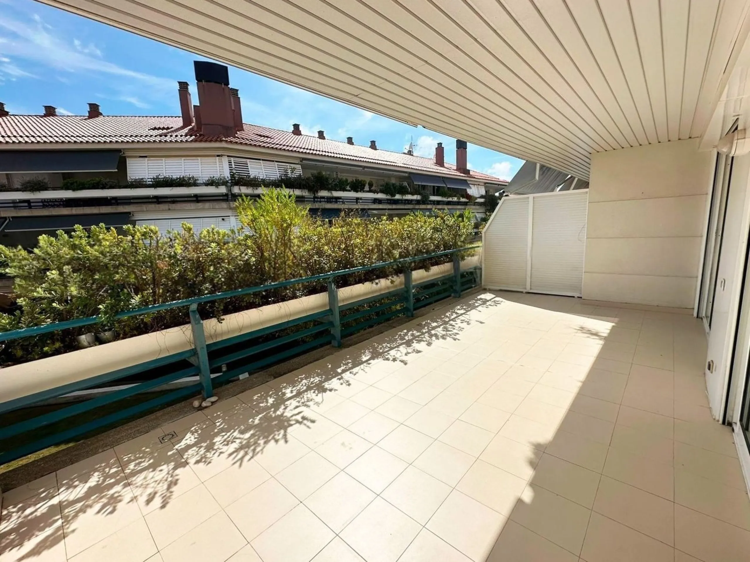 Apartamento elegante con terrazas en Terramar, Sitges