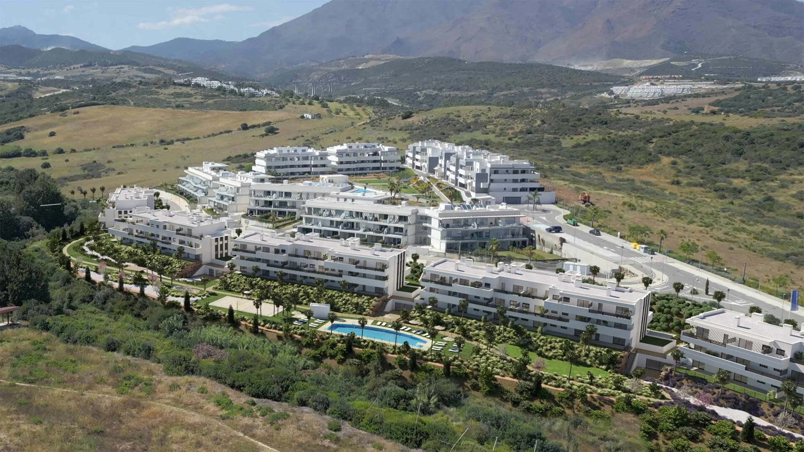 NEW BUILD RESIDENTIAL COMPLEX IN ESTEPONA& & New Build residential complex located in Estepona where you will find much more than just a house: you will find a beautiful garden where you can extend your home. & The complex is made up of 106 multi