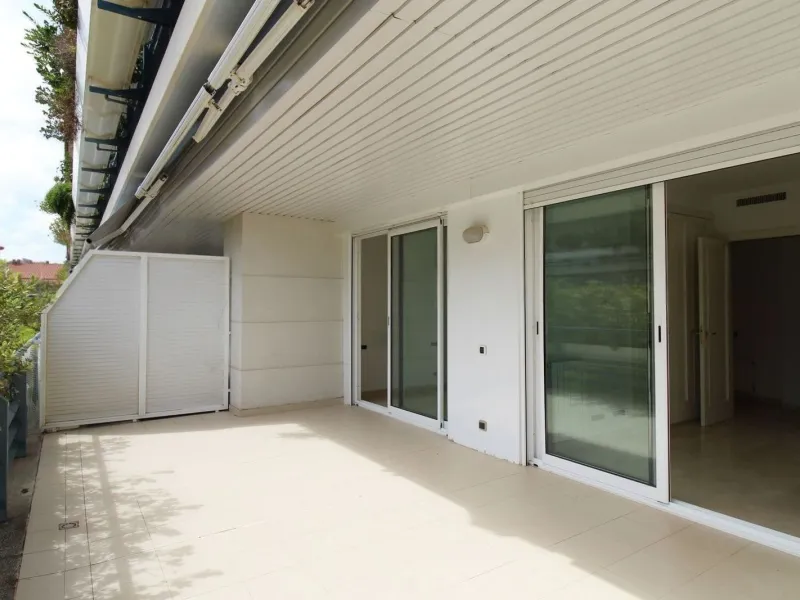 Apartamento elegante con terrazas en Terramar, Sitges