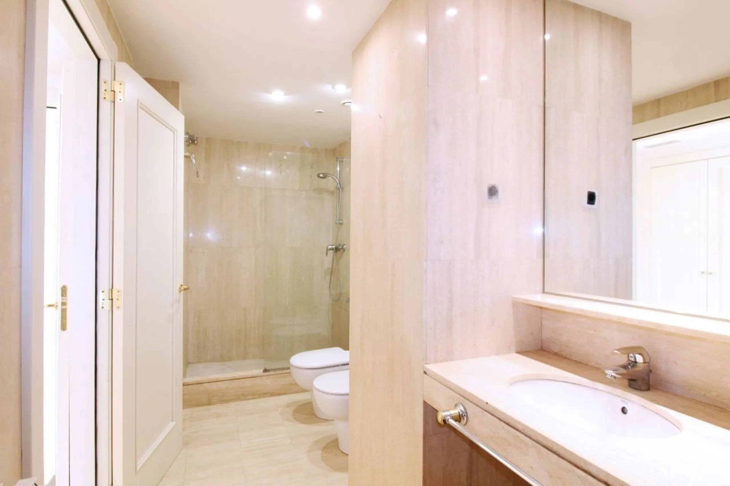 Apartamento elegante con terrazas en Terramar, Sitges