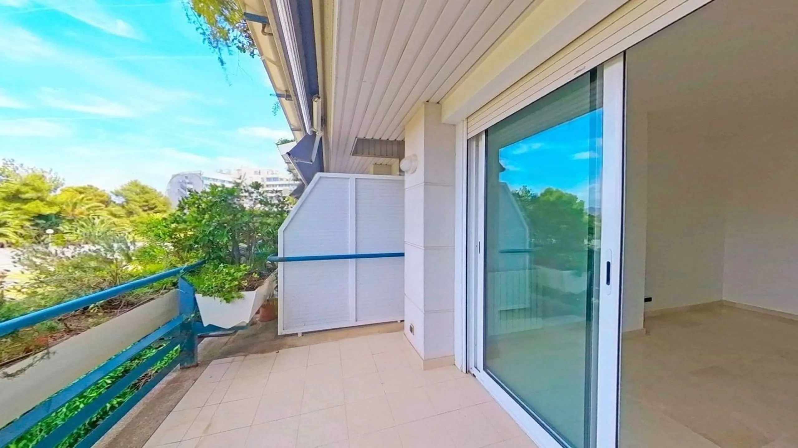 Apartamento elegante con terrazas en Terramar, Sitges
