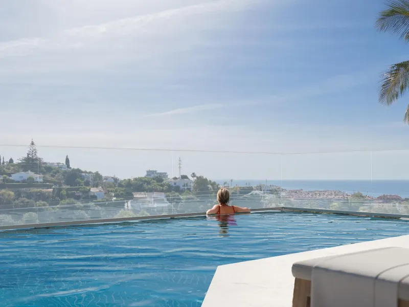 New Build Apartments with Sea Views in Torreblanca del Sol, Fuengirola& & Exclusive Boutique Development on the Costa del Sol& This exclusive new build apartment complex in Torreblanca del Sol, Fuengirola offers the perfect combination of tranqui