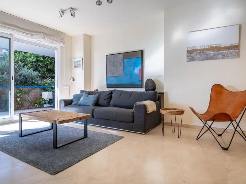 Exclusive seafront apartment in Terramar, Sitges