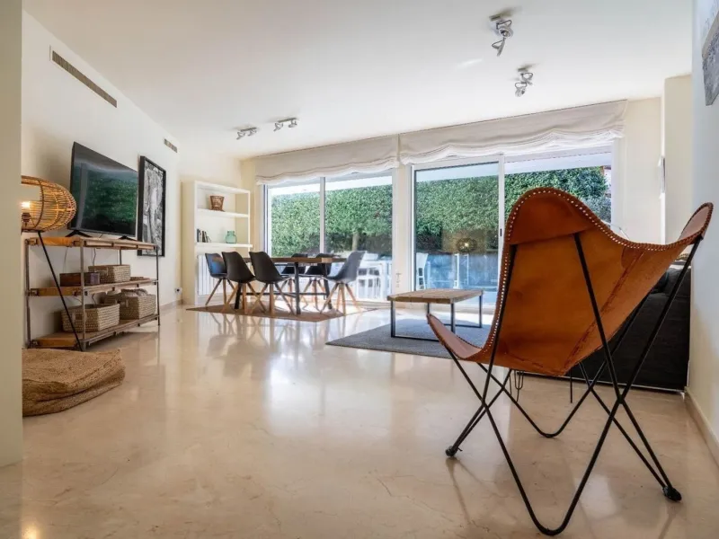 Exclusive seafront apartment in Terramar, Sitges