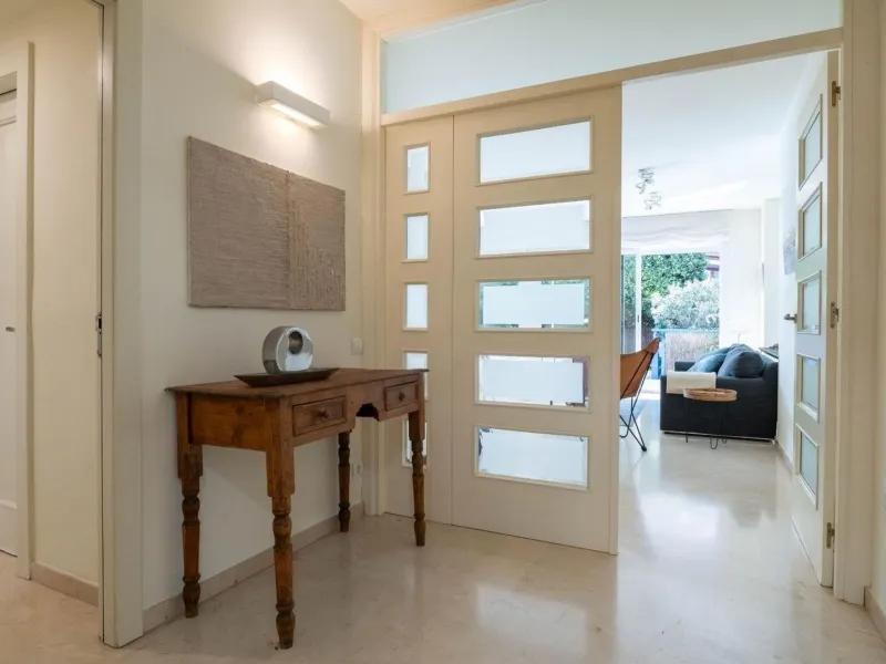 Exclusive seafront apartment in Terramar, Sitges