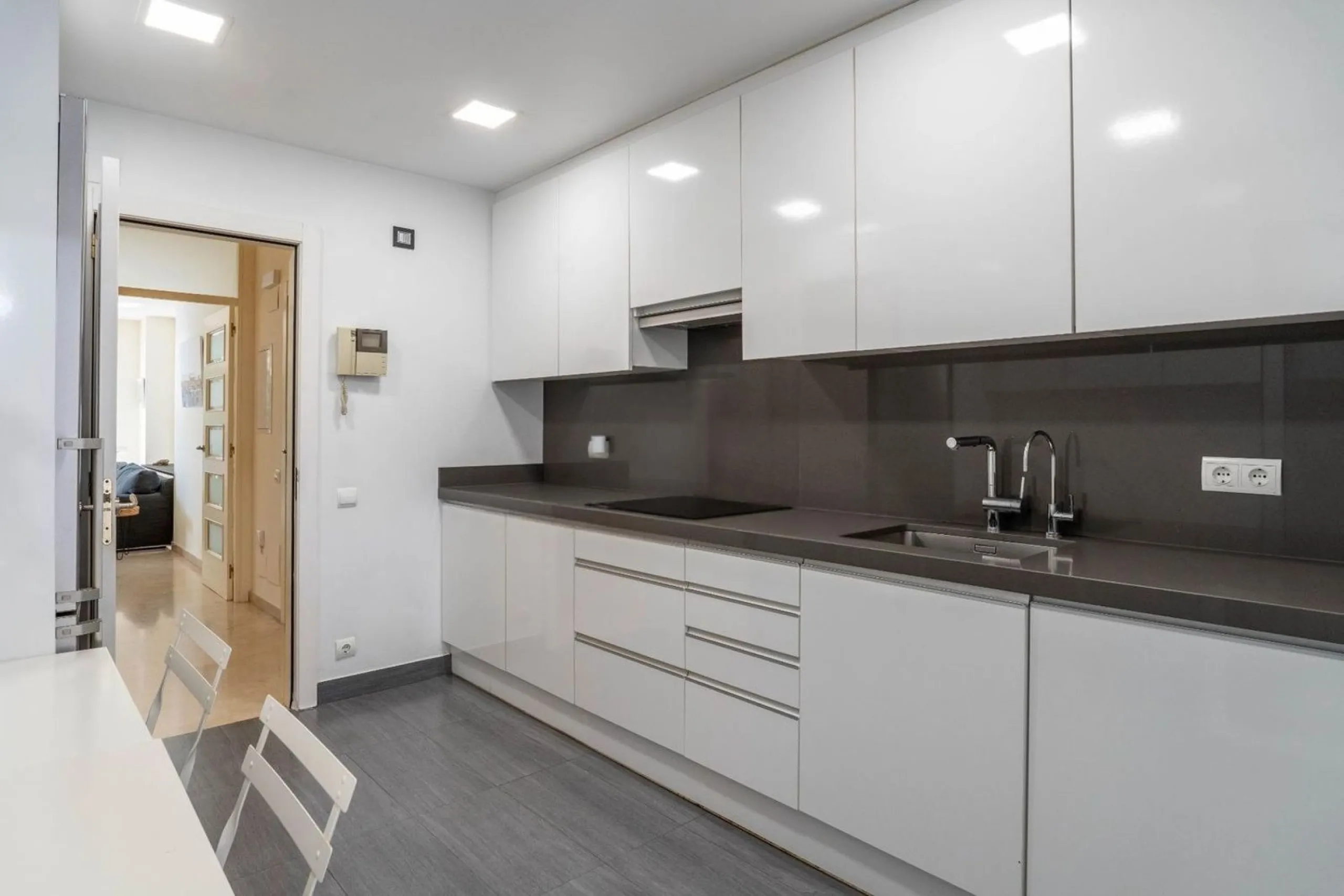 Exclusive seafront apartment in Terramar, Sitges