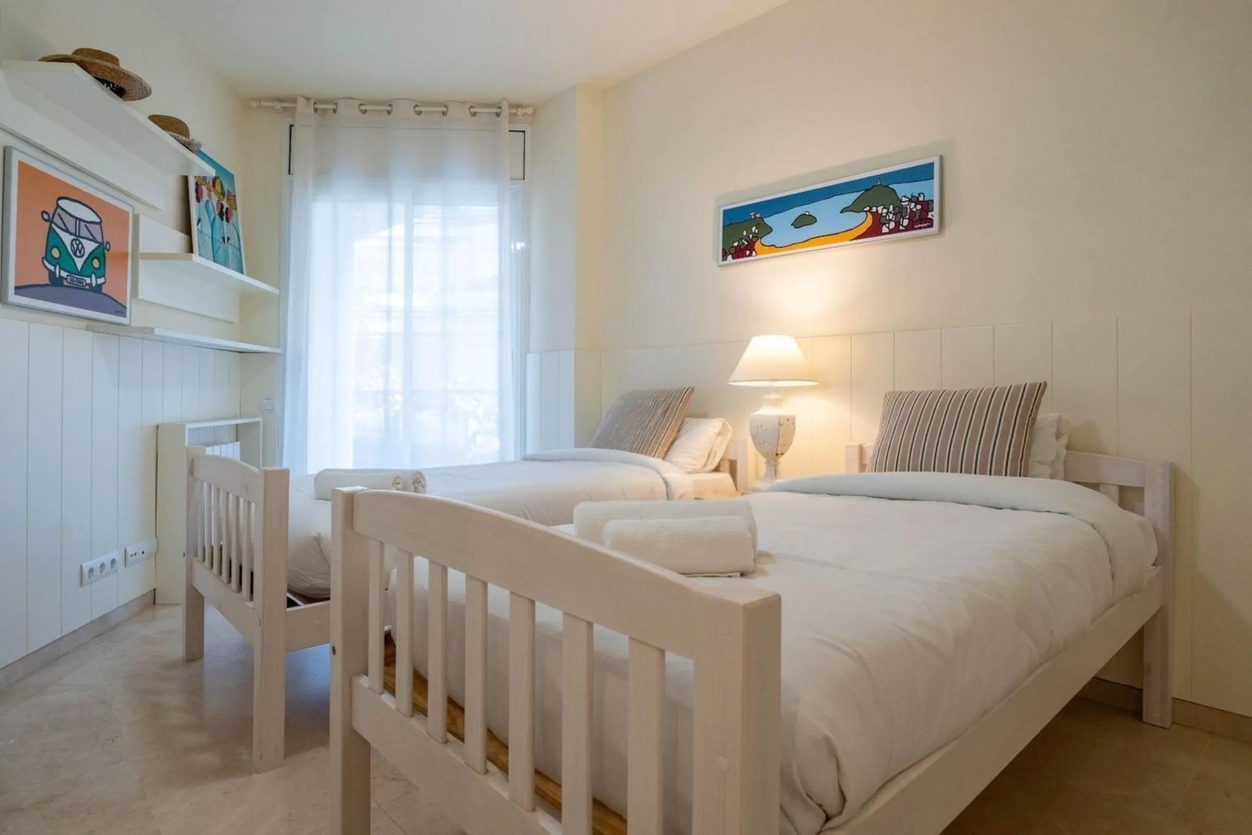 Exclusive seafront apartment in Terramar, Sitges