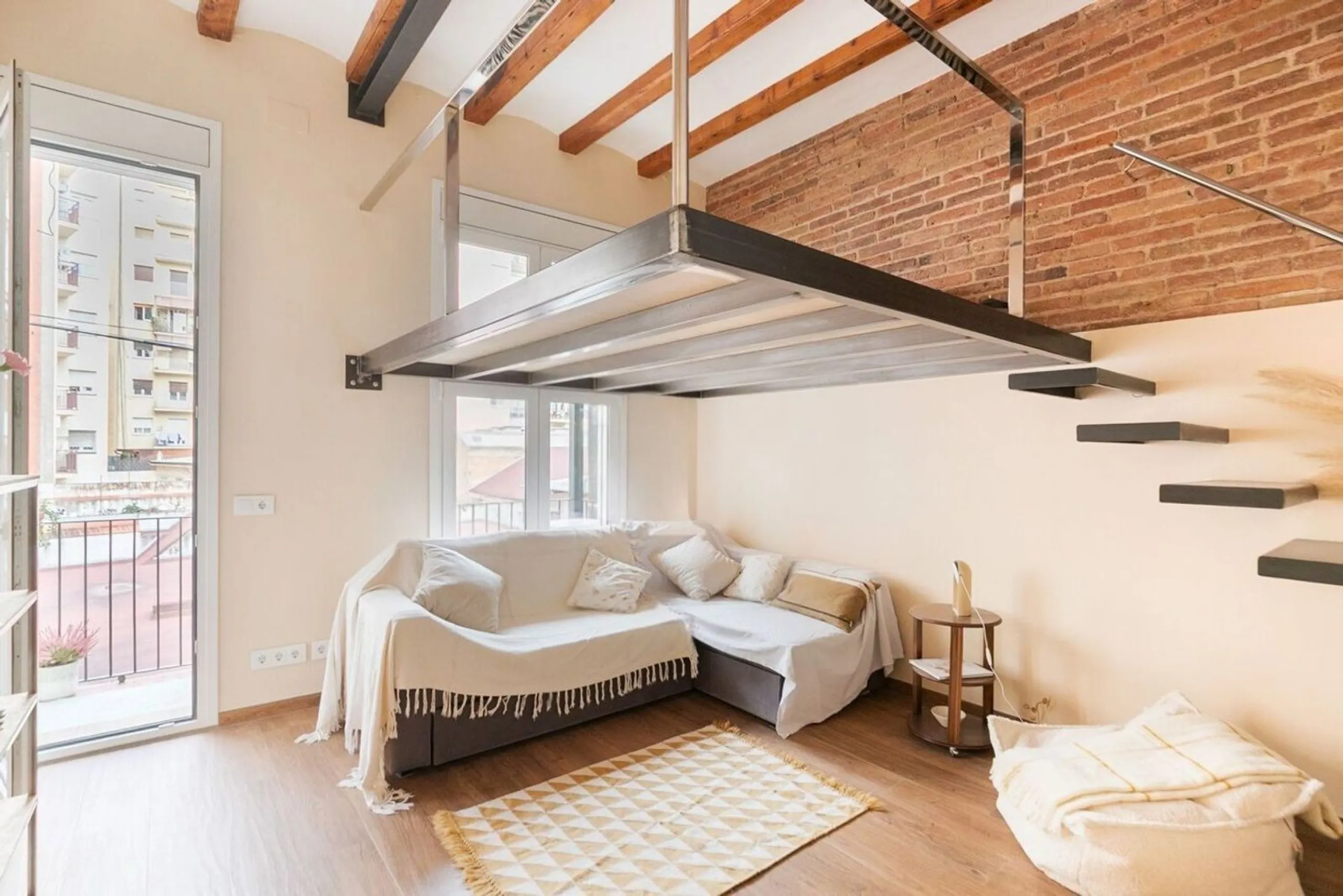 Apartment on Consell de Cent, next to Sagrada Familia, Barcelona