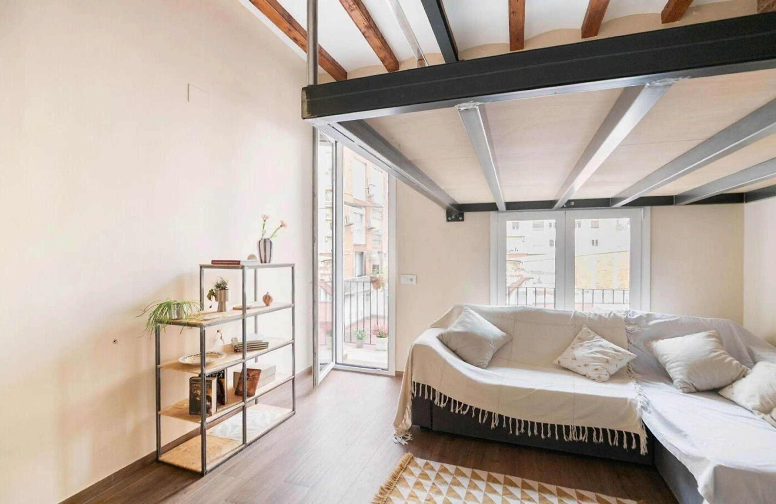 Apartment on Consell de Cent, next to Sagrada Familia, Barcelona