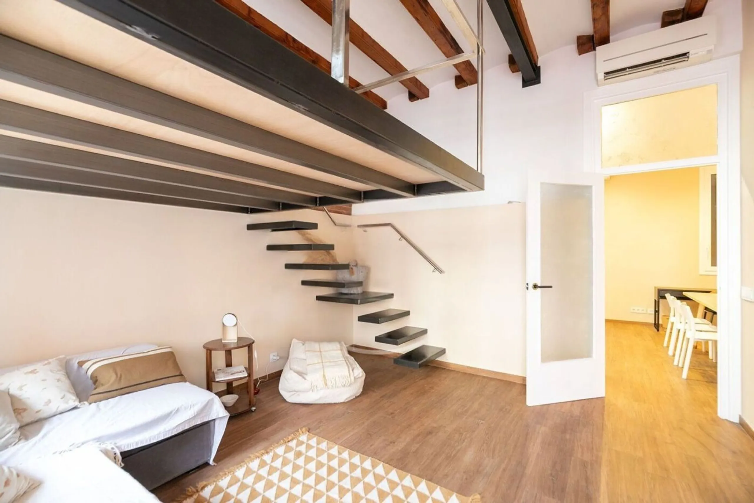 Apartment on Consell de Cent, next to Sagrada Familia, Barcelona