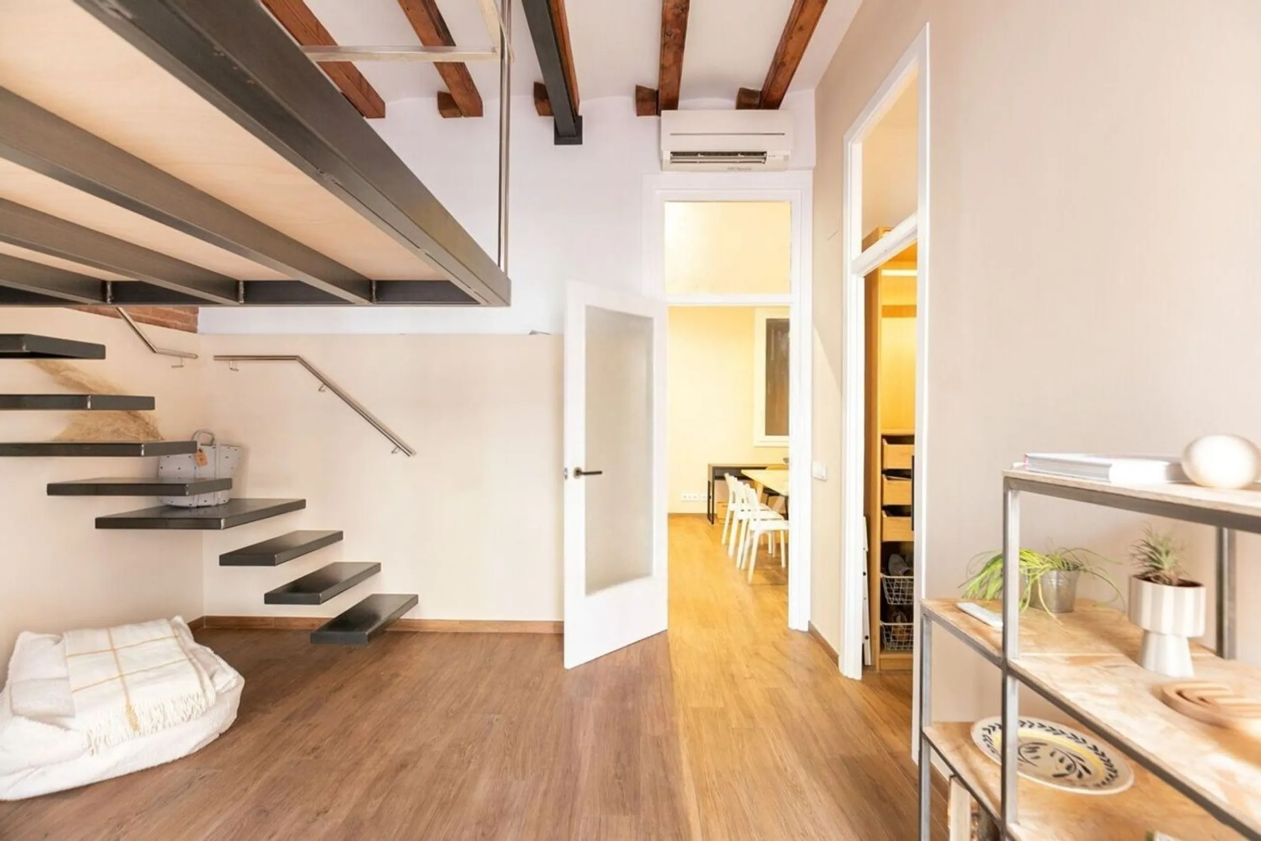 Apartment on Consell de Cent, next to Sagrada Familia, Barcelona