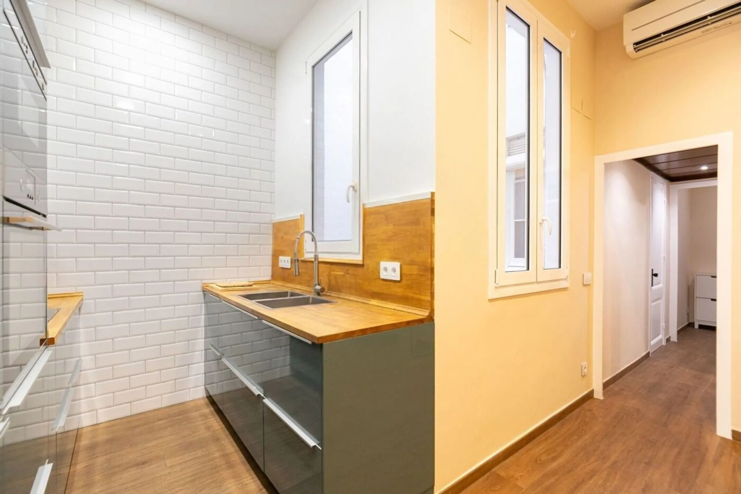 Apartment on Consell de Cent, next to Sagrada Familia, Barcelona