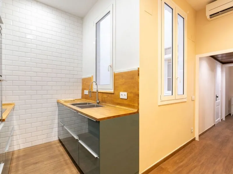 Apartment on Consell de Cent, next to Sagrada Familia, Barcelona