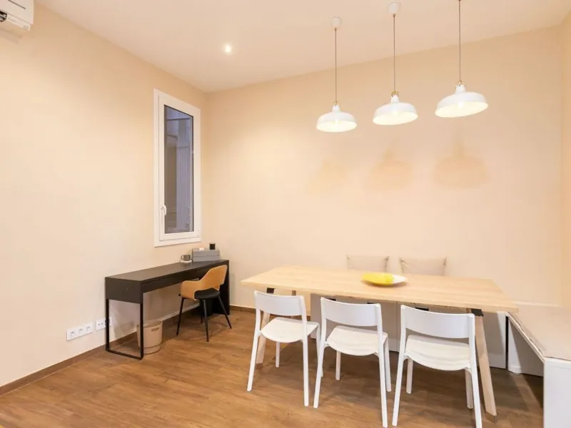 Apartment on Consell de Cent, next to Sagrada Familia, Barcelona