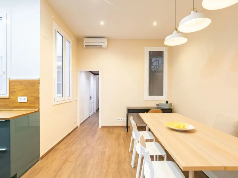 Apartment on Consell de Cent, next to Sagrada Familia, Barcelona