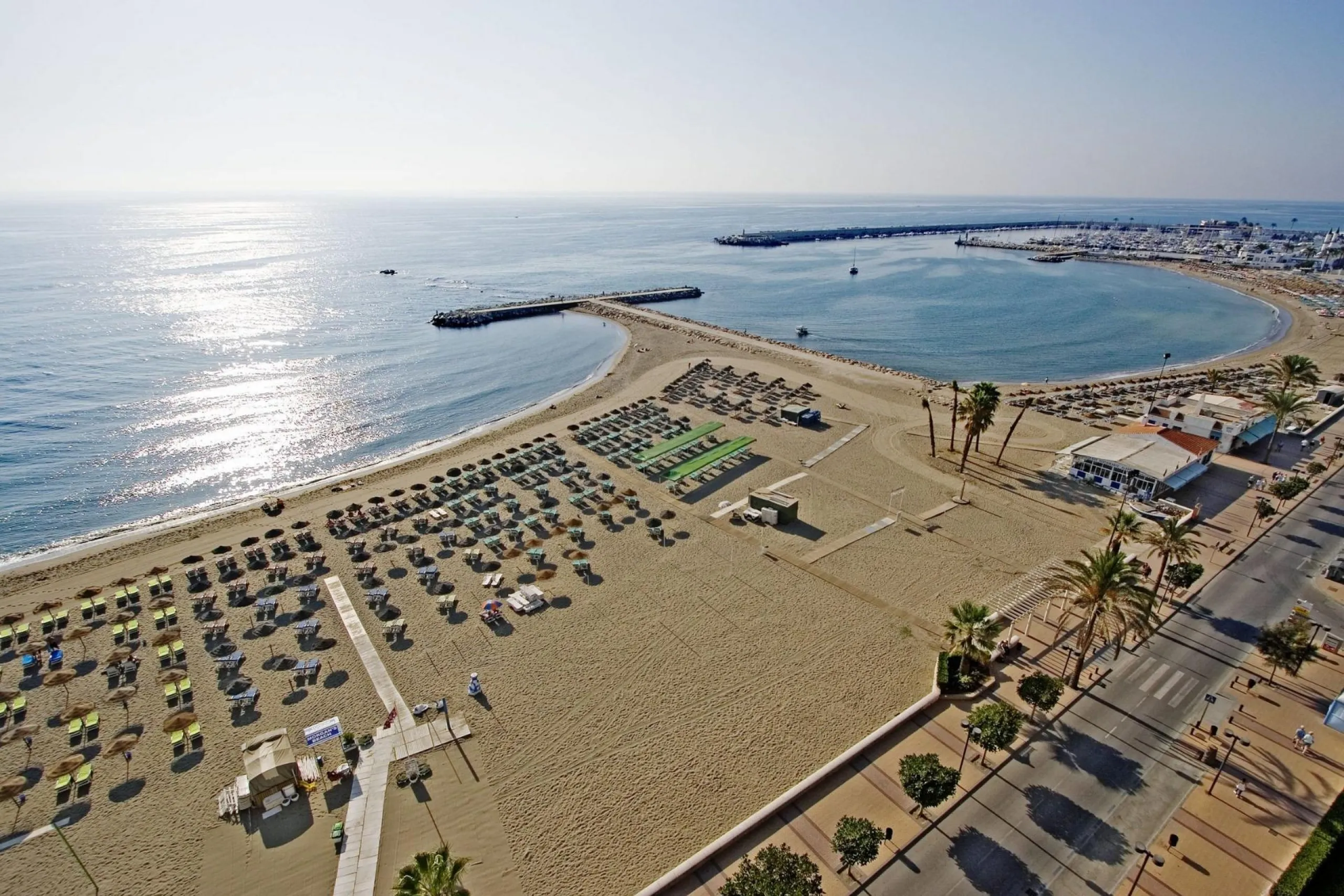 New Sea View Apartments in Mijas, Málaga – Modern Living on the Costa del Sol& & Discover this exclusive new development of 54 modern apartments with 2 and 3 bedrooms, perfectly located between La Cala de Mijas and Fuengirola. Designed to maximise n