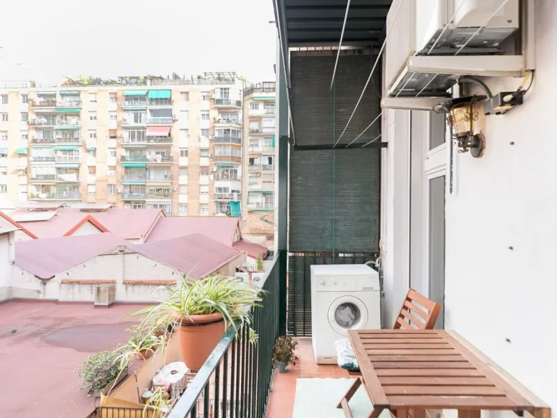 Apartment on Consell de Cent, next to Sagrada Familia, Barcelona