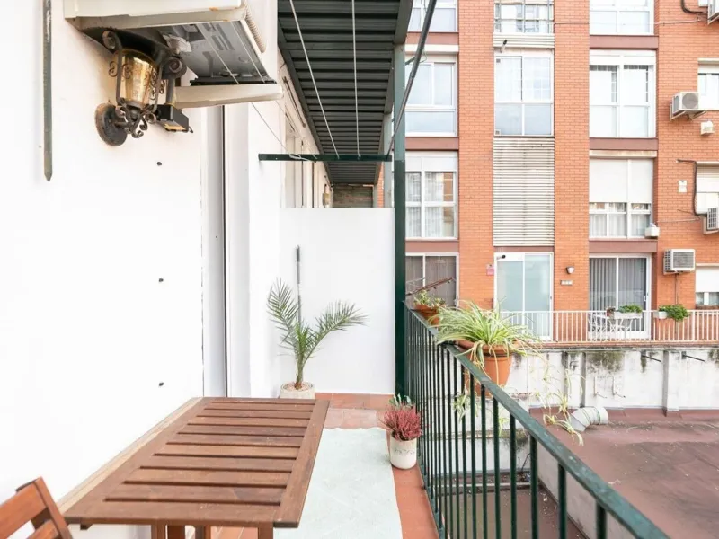 Apartment on Consell de Cent, next to Sagrada Familia, Barcelona
