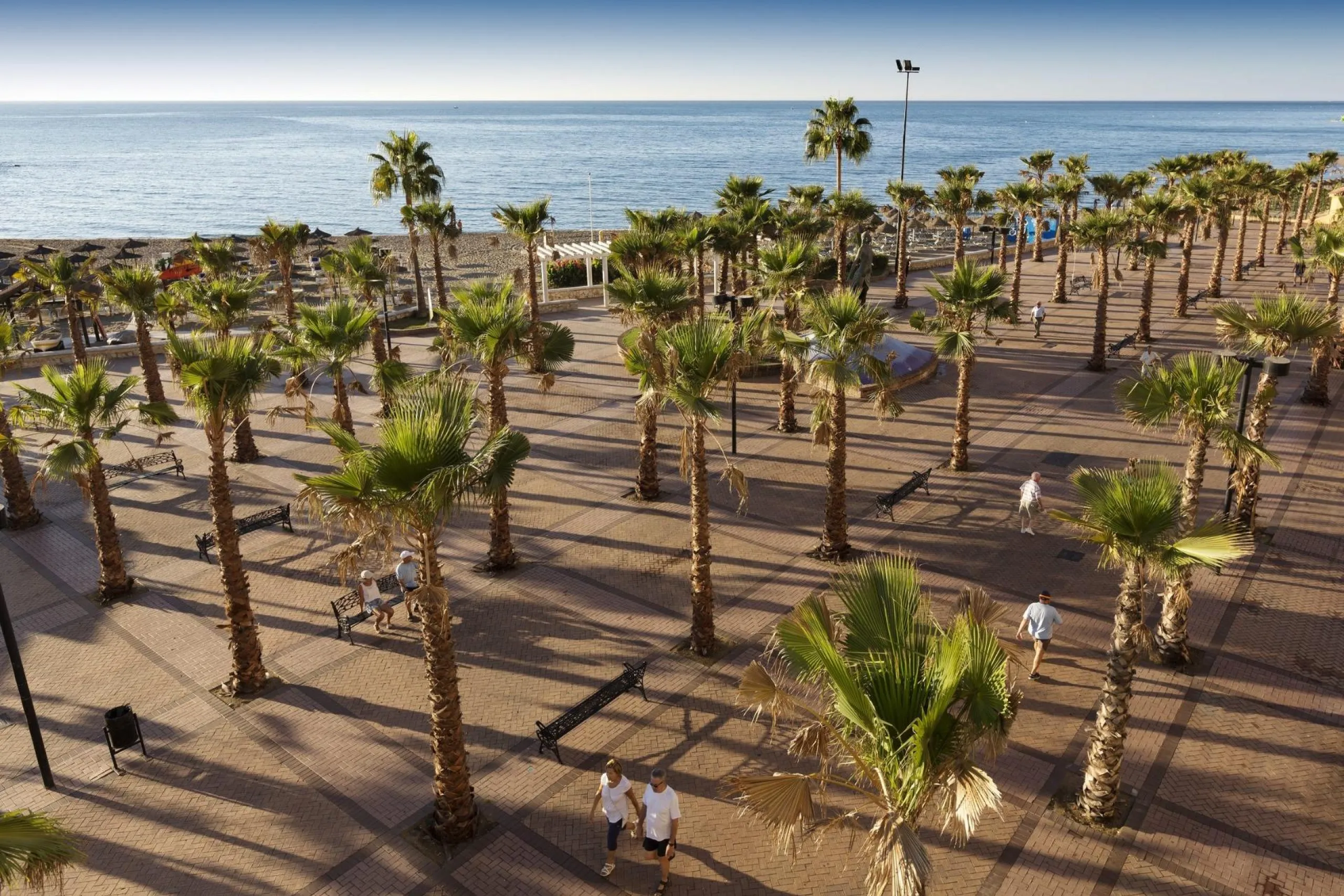 New Sea View Apartments in Mijas, Málaga – Modern Living on the Costa del Sol& & Discover this exclusive new development of 54 modern apartments with 2 and 3 bedrooms, perfectly located between La Cala de Mijas and Fuengirola. Designed to maximise n
