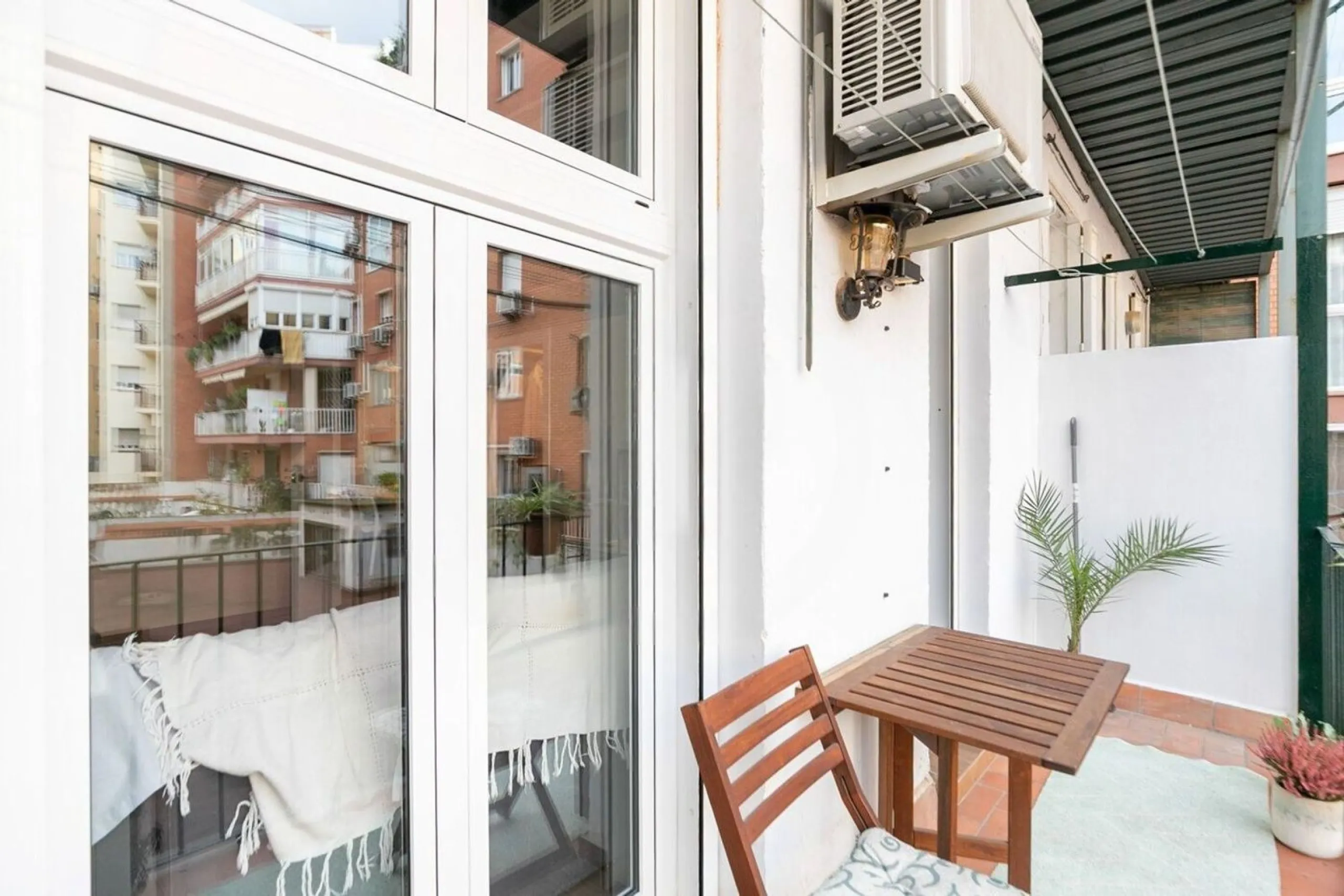 Apartment on Consell de Cent, next to Sagrada Familia, Barcelona
