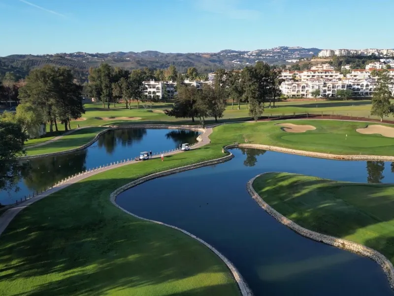 New Sea View Apartments in Mijas, Málaga – Modern Living on the Costa del Sol& & Discover this exclusive new development of 54 modern apartments with 2 and 3 bedrooms, perfectly located between La Cala de Mijas and Fuengirola. Designed to maximise n