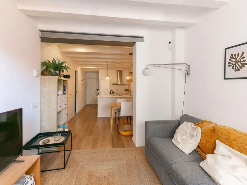 Fully equipped renovated apartment on Calle Pedreres, Poble Sec, Barcelona