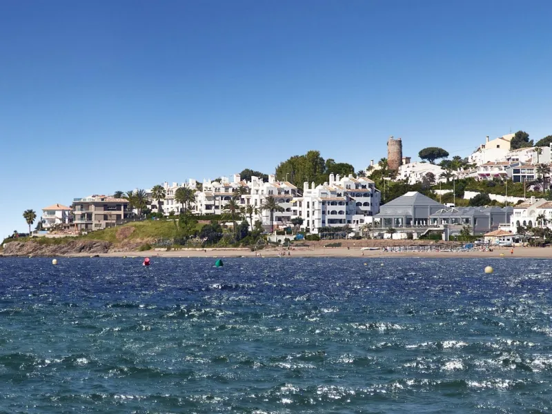 New Sea View Apartments in Mijas, Málaga – Modern Living on the Costa del Sol& & Discover this exclusive new development of 54 modern apartments with 2 and 3 bedrooms, perfectly located between La Cala de Mijas and Fuengirola. Designed to maximise n