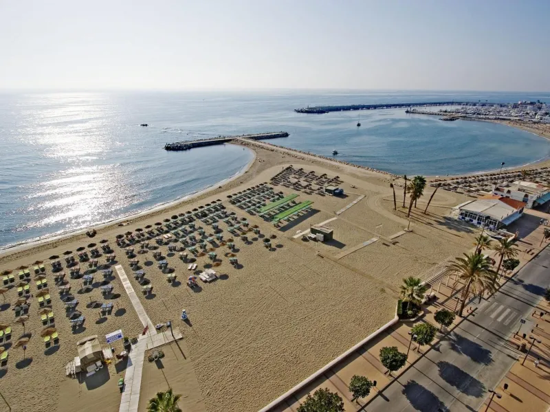 New Sea View Apartments in Mijas, Málaga – Modern Living on the Costa del Sol& & Discover this exclusive new development of 54 modern apartments with 2 and 3 bedrooms, perfectly located between La Cala de Mijas and Fuengirola. Designed to maximise n