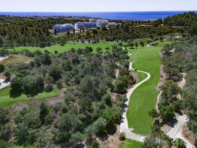 New Sea View Apartments in Mijas, Málaga – Modern Living on the Costa del Sol& & Discover this exclusive new development of 54 modern apartments with 2 and 3 bedrooms, perfectly located between La Cala de Mijas and Fuengirola. Designed to maximise n