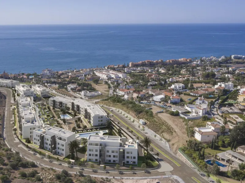 Luxury apartments with sea views in Estepona, just 400 metres from the beach& & Exclusive project comprising 105 apartments with 2, 3 and 4 bedrooms, designed to offer you maximum comfort and well-being. Located in a privileged setting, this develop