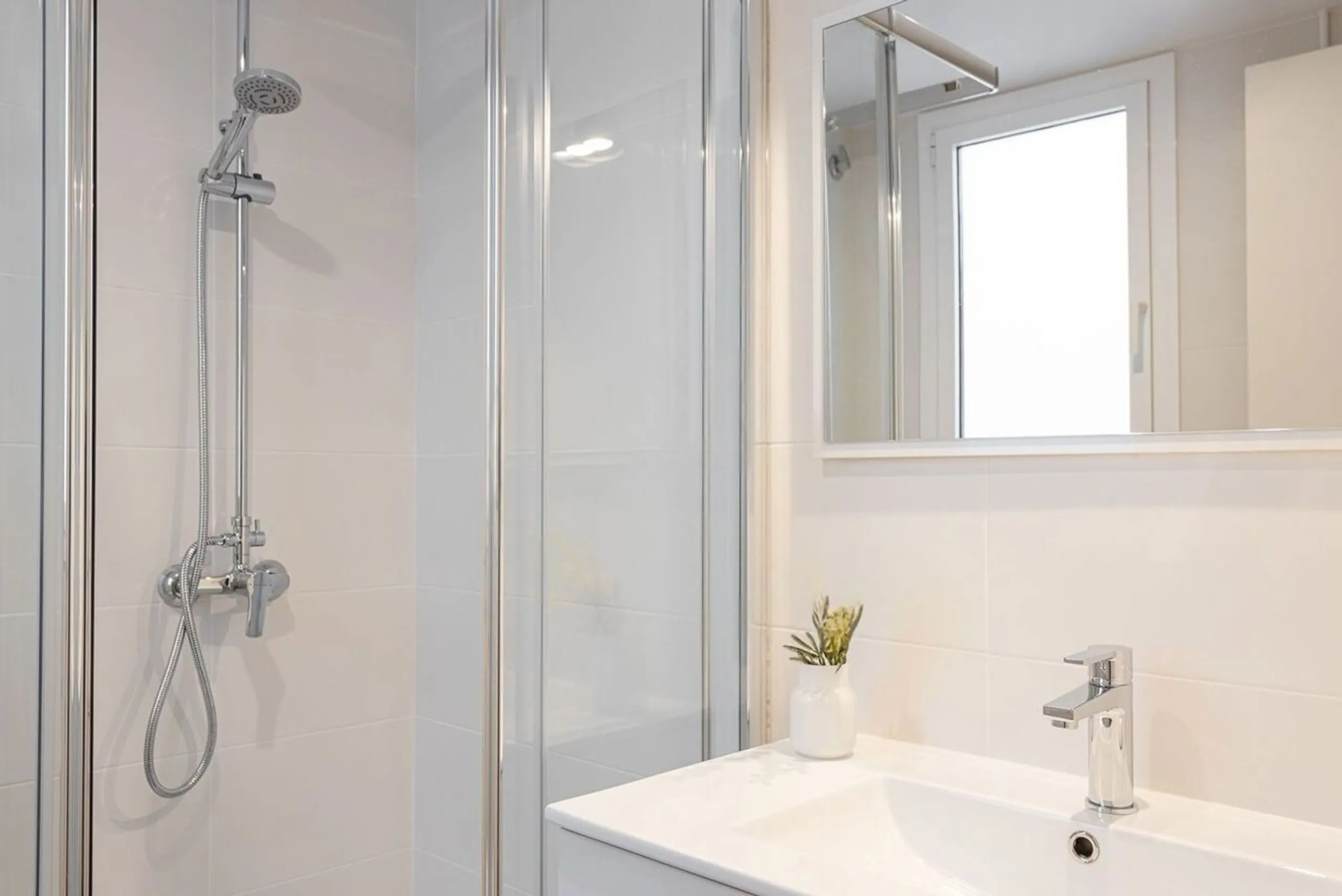 Fully equipped renovated apartment on Calle Pedreres, Poble Sec, Barcelona