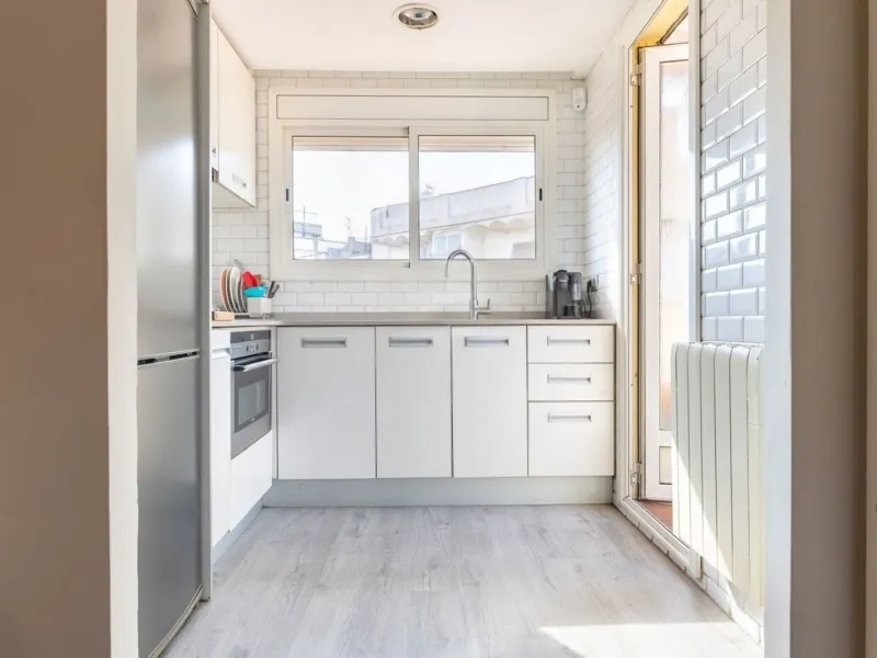 Bright penthouse with terrace in Sant Antoni, Barcelona