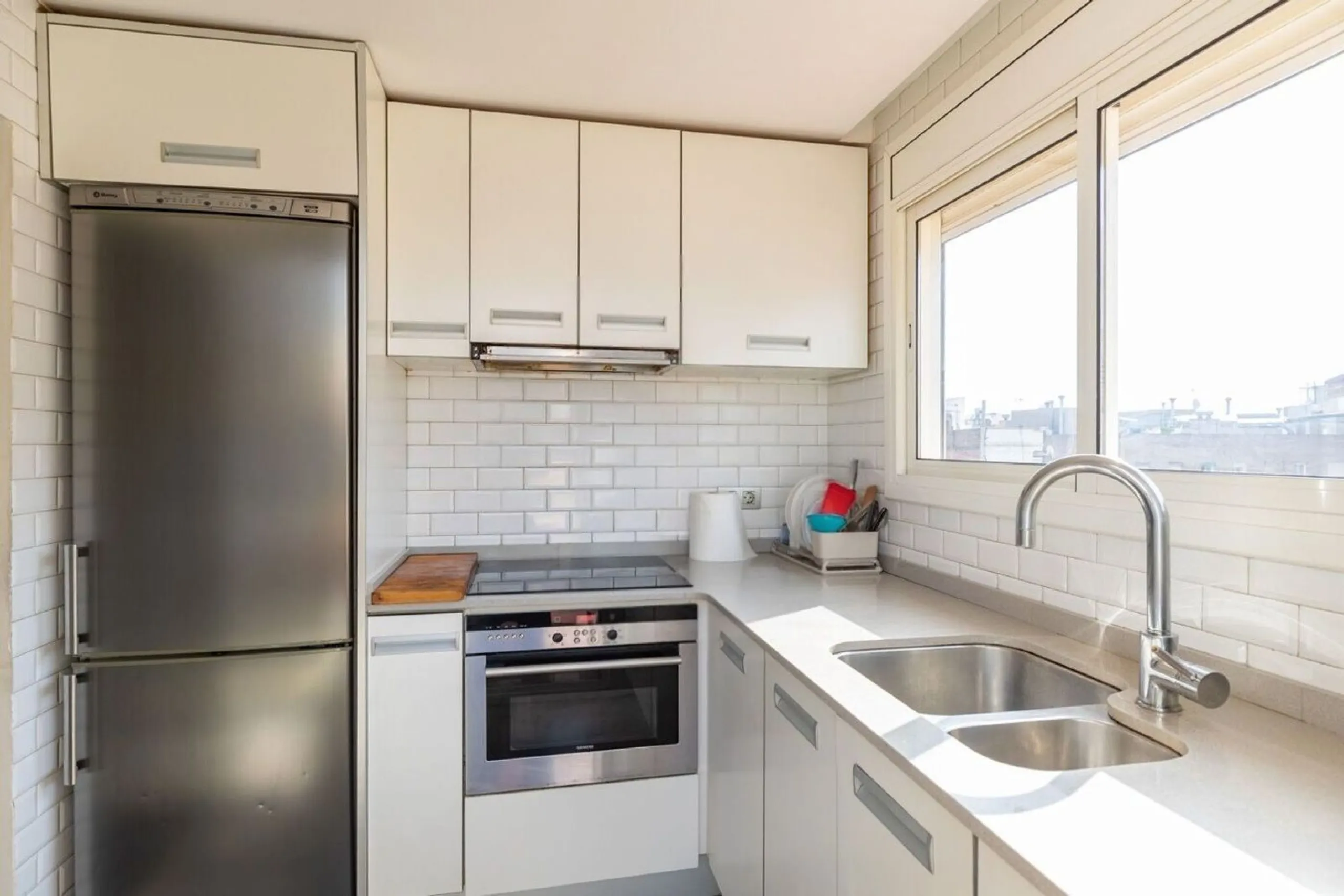 Bright penthouse with terrace in Sant Antoni, Barcelona