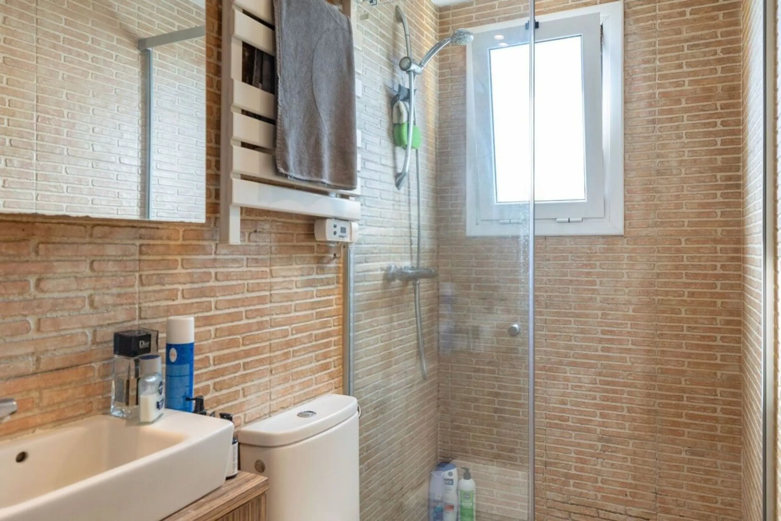 Bright penthouse with terrace in Sant Antoni, Barcelona