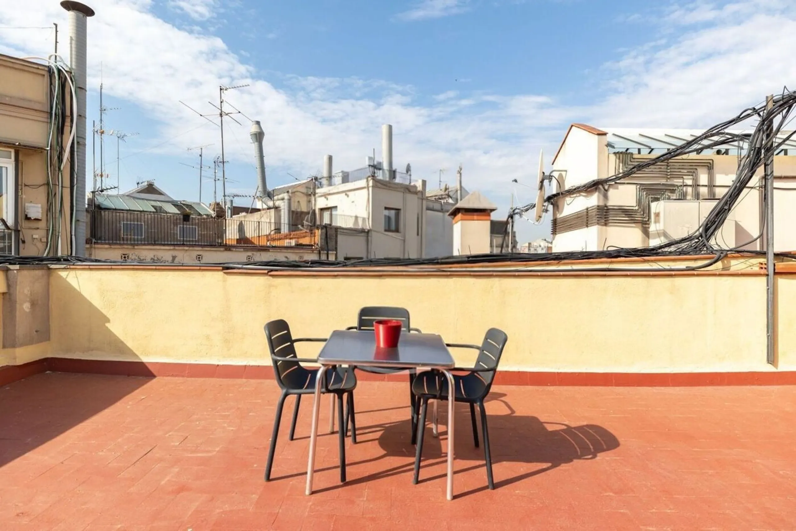 Bright penthouse with terrace in Sant Antoni, Barcelona