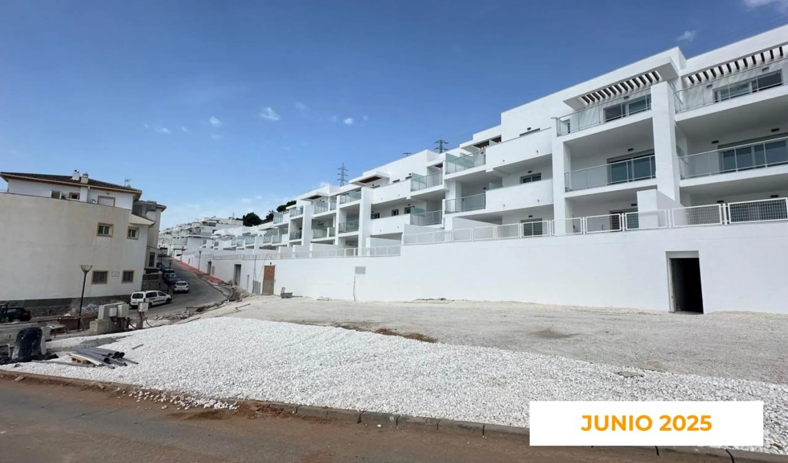 New Build Apartments for Sale in Benalmádena Pueblo Costa del Sol& & Modern Residential Development just 3 km from beach& This exclusive new build development offers 57 contemporary homes with 2 and 3 bedrooms, each featuring 2 full bathrooms and