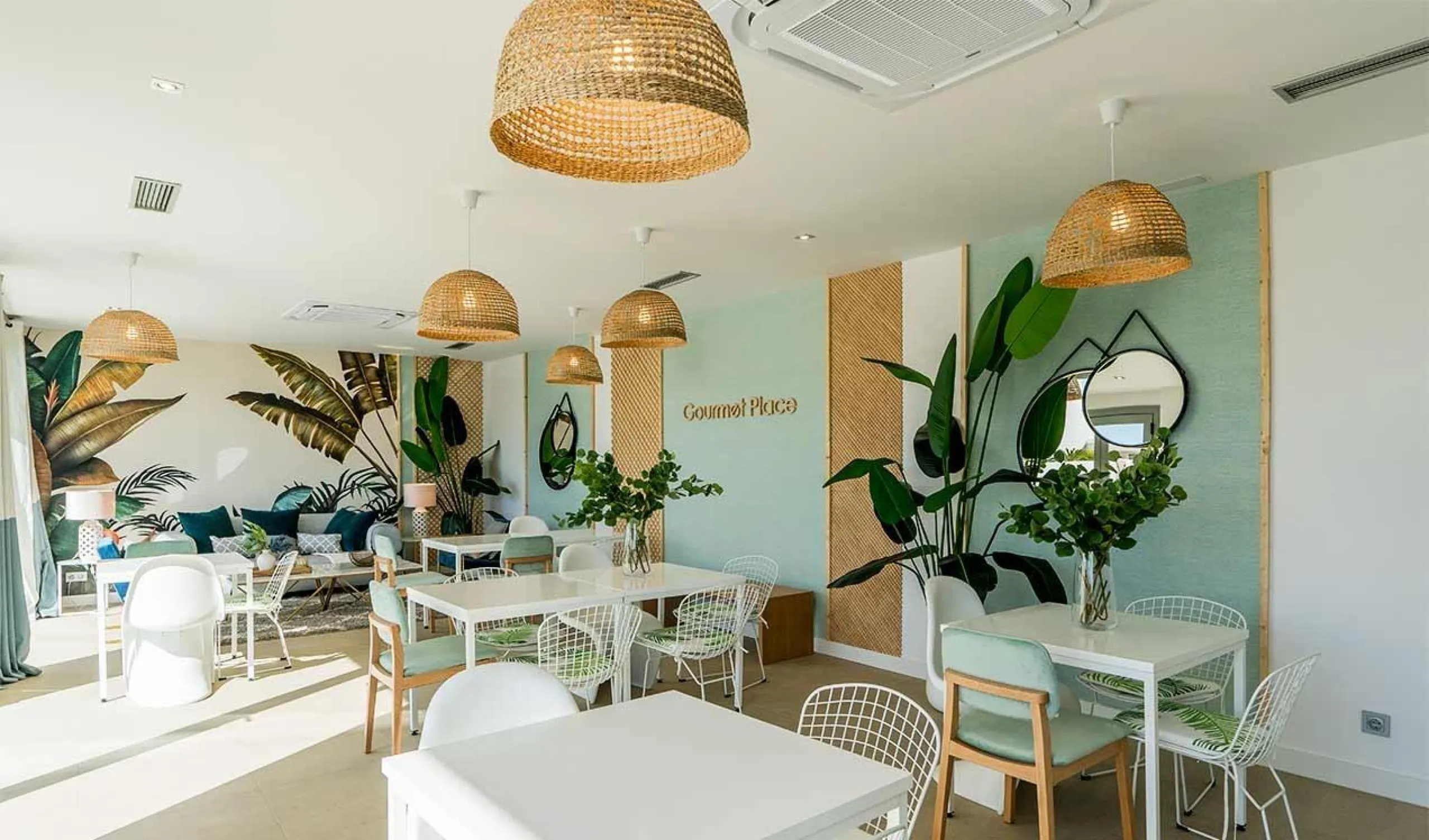 New Build Apartments for Sale in Benalmádena Pueblo Costa del Sol& & Modern Residential Development just 3 km from beach& This exclusive new build development offers 57 contemporary homes with 2 and 3 bedrooms, each featuring 2 full bathrooms and