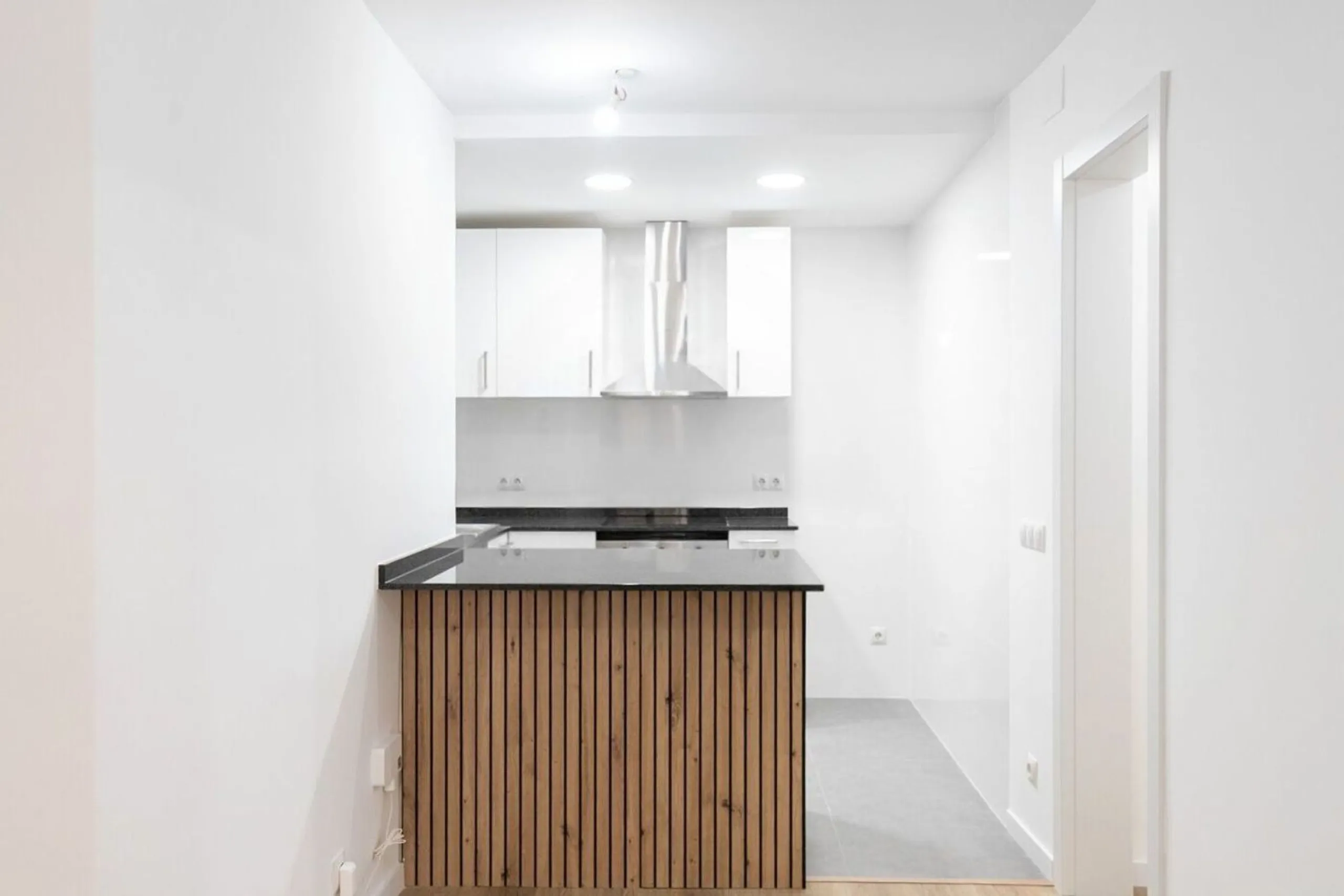 Renovated apartment with private terrace in El Born, Barcelona