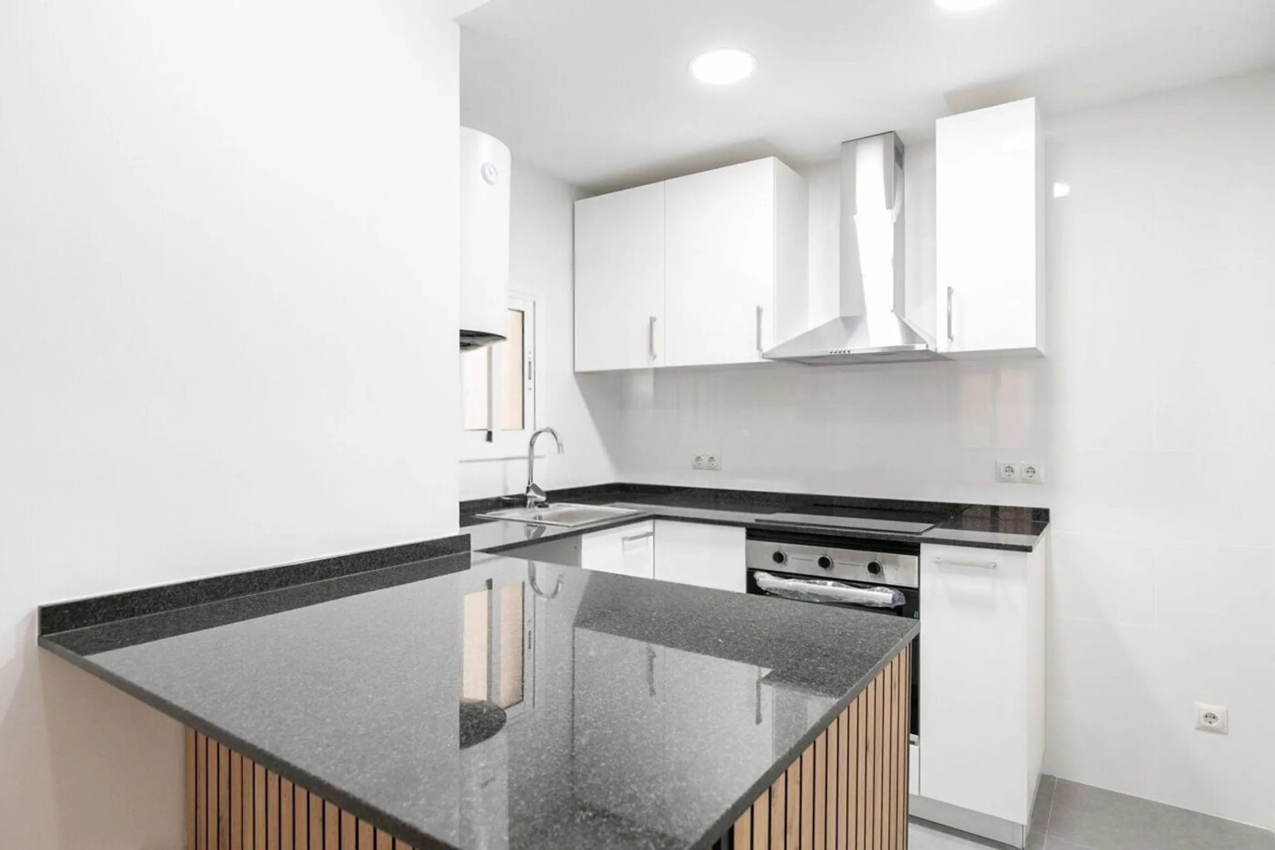 Renovated apartment with private terrace in El Born, Barcelona