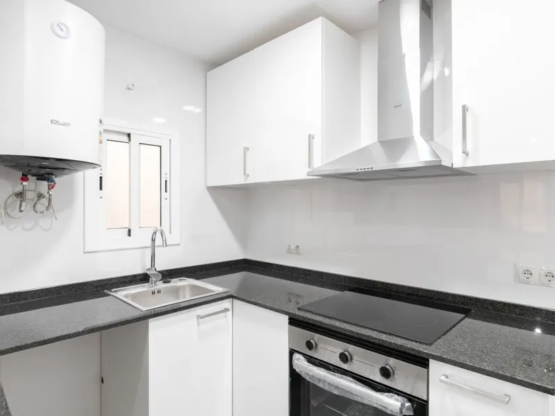Renovated apartment with private terrace in El Born, Barcelona