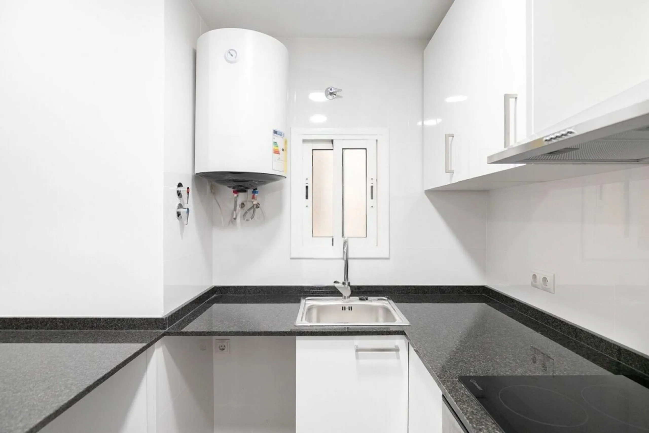 Renovated apartment with private terrace in El Born, Barcelona