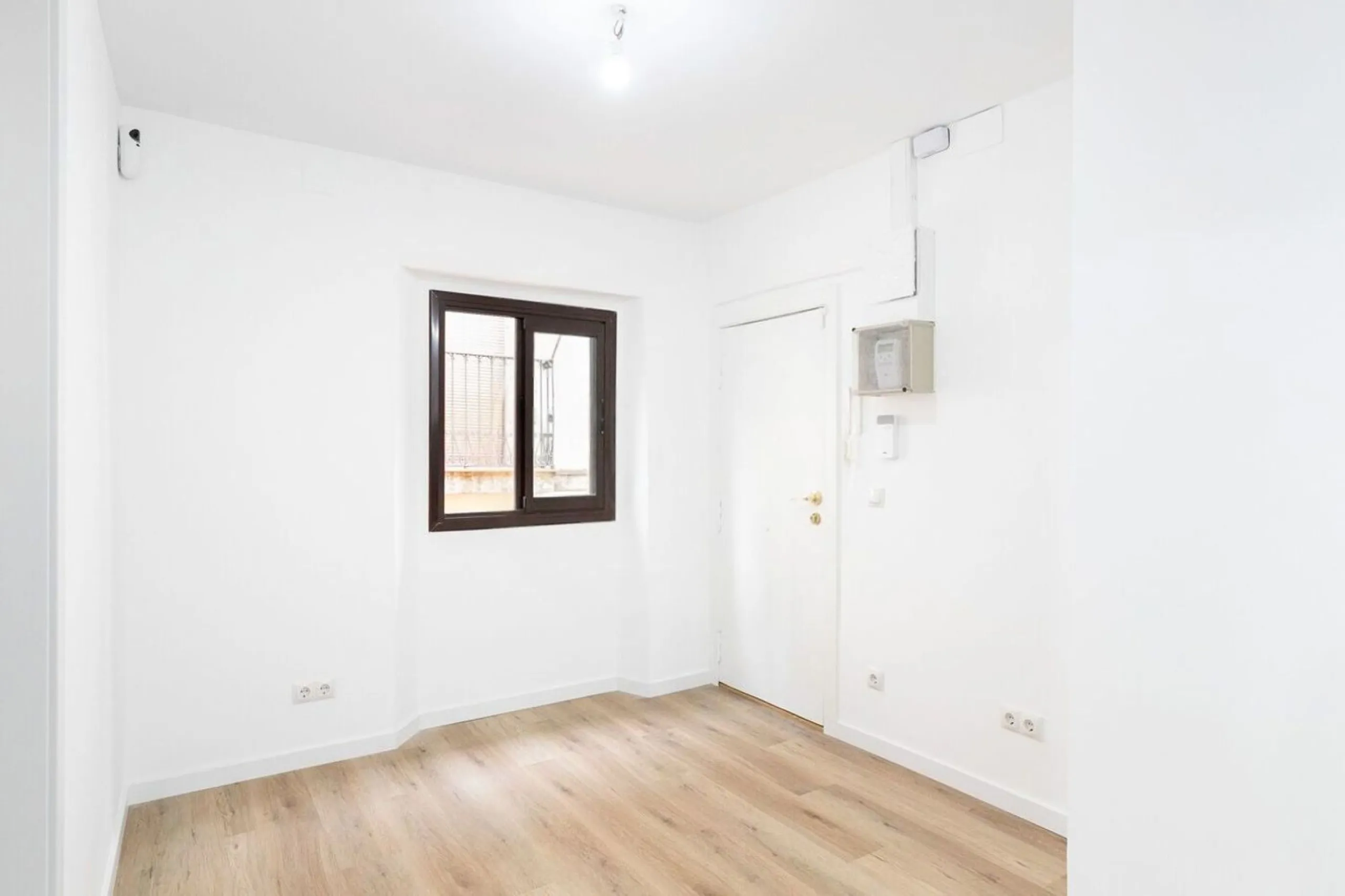 Renovated apartment with private terrace in El Born, Barcelona